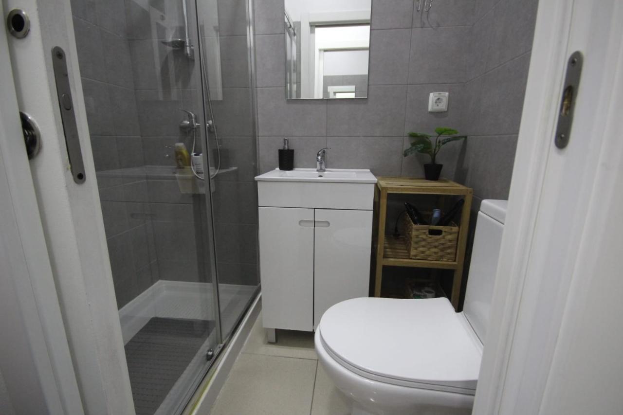 Antique M1 R1 - Amazing Double Room With Shared Bathroom In Marques Pombal Lisboa Dış mekan fotoğraf