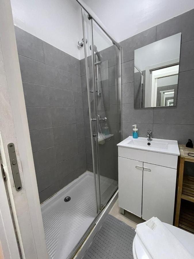 Antique M1 R1 - Amazing Double Room With Shared Bathroom In Marques Pombal Lisboa Dış mekan fotoğraf
